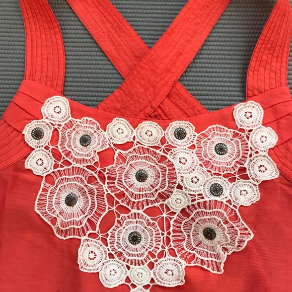 Sweet tank top with Lace Detail - Picture 2 of 6